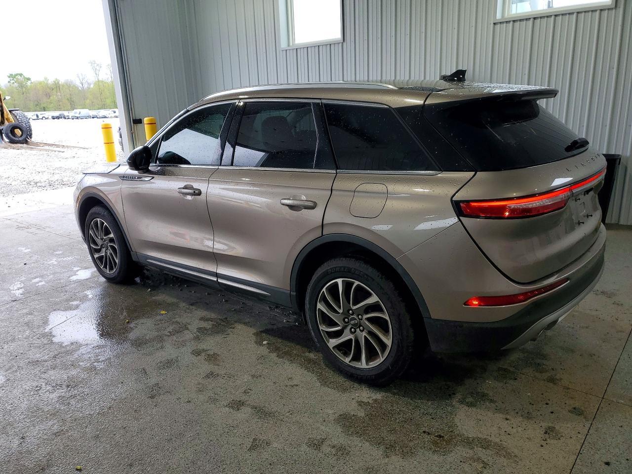 2020 Lincoln Corsair - Image 2