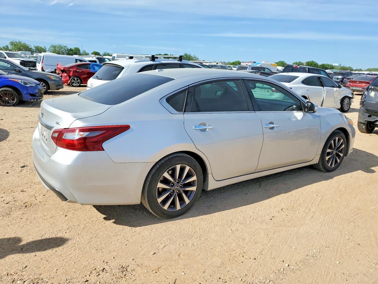 2018 Nissan Altima 2.5 Sl - Image 3