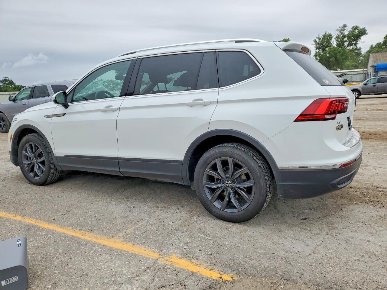 2024 Volkswagen Tiguan Se - Фото 2