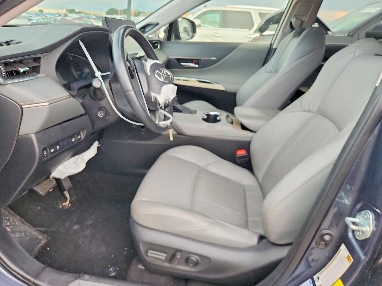 2021 Toyota Venza Xle - Image 7