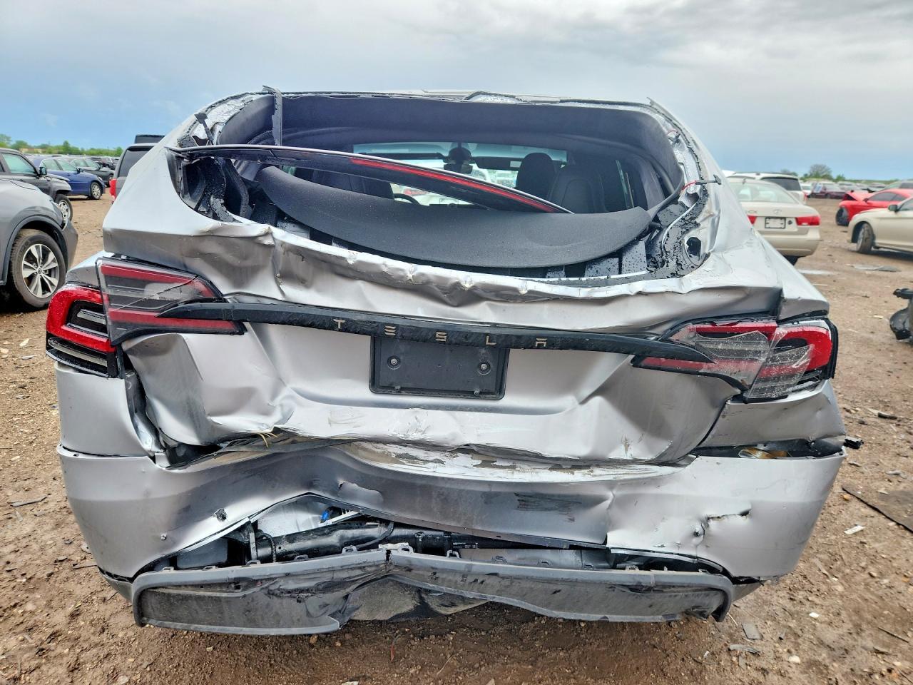 2025 Tesla Model X - Фото 6