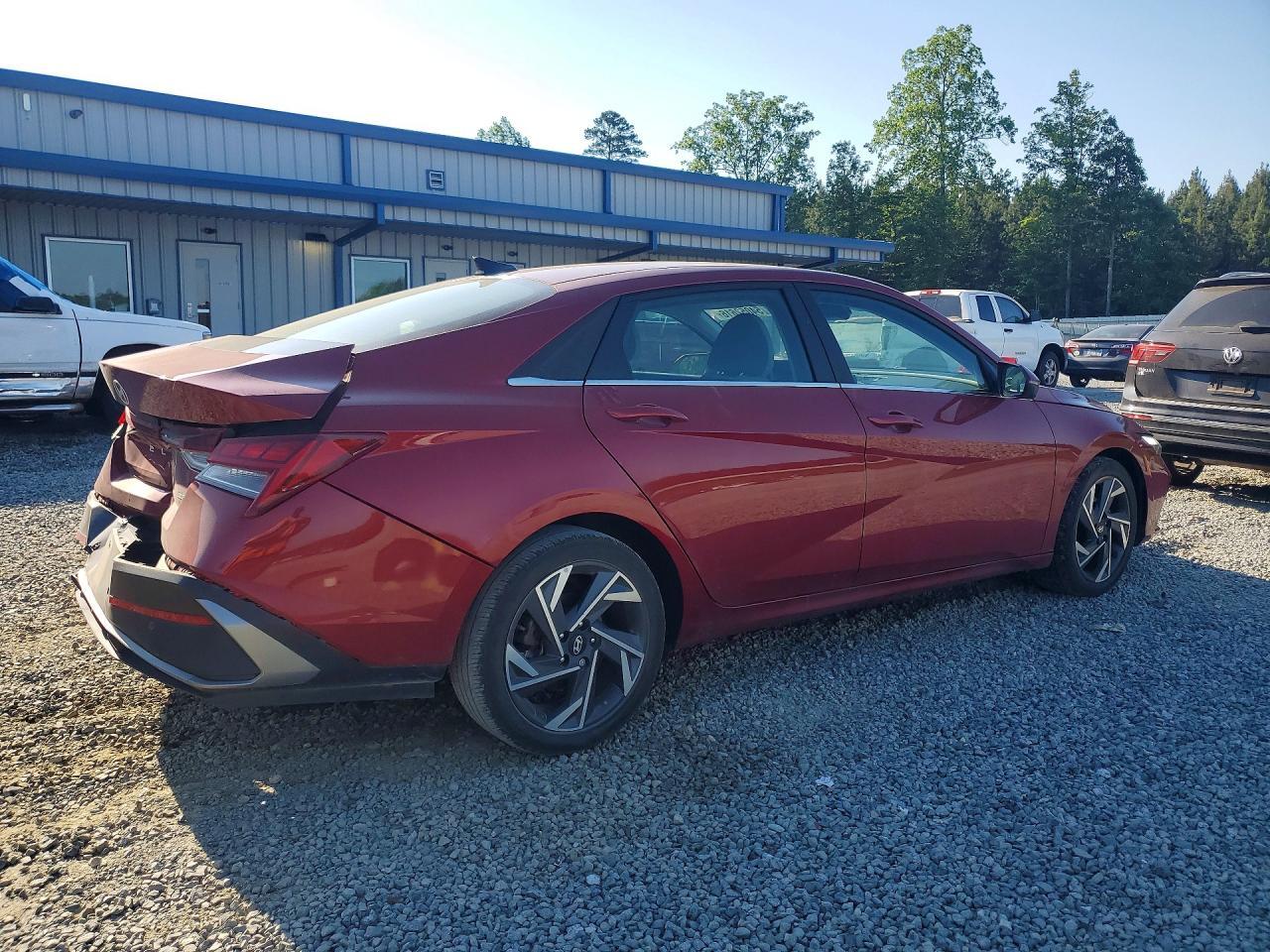 2024 Hyundai Elntra - Фото 3