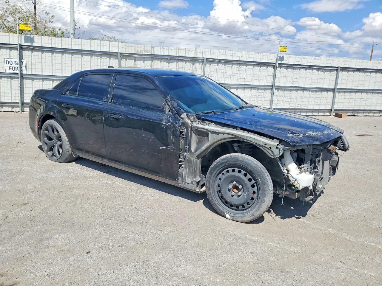 2021 Chrysler 300 S - Фото 4
