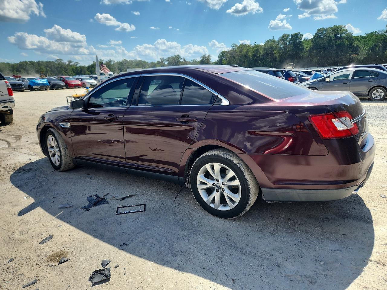 2011 Ford Taurus Sel - Фото 2