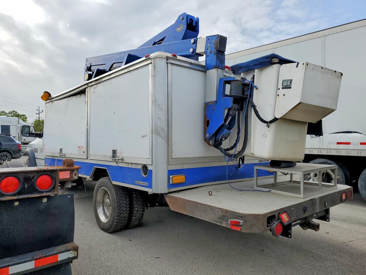 2014 Ram 5500 Bucket Truck - Фото 2