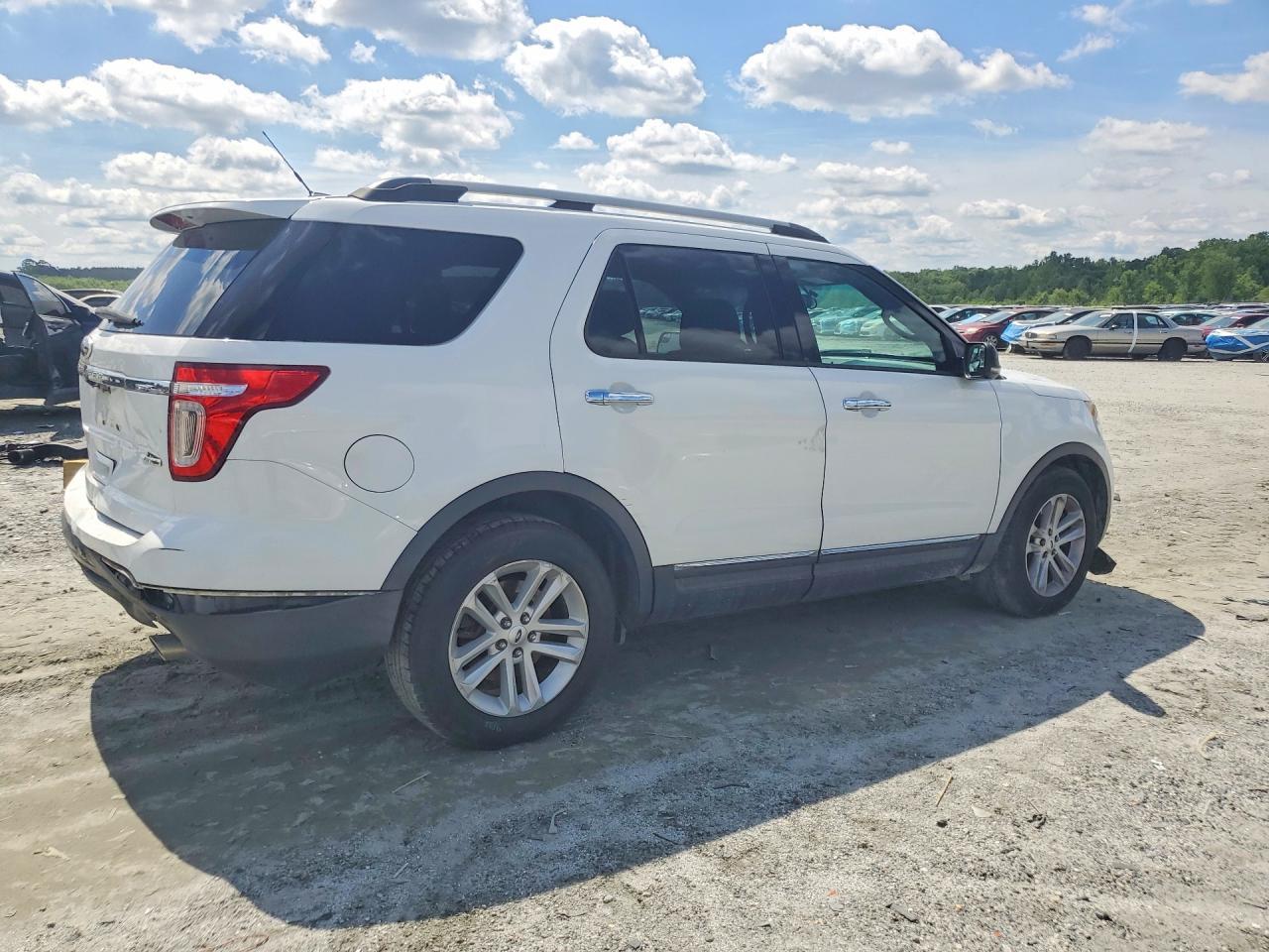 2014 Ford Explorer Xlt - Image 3