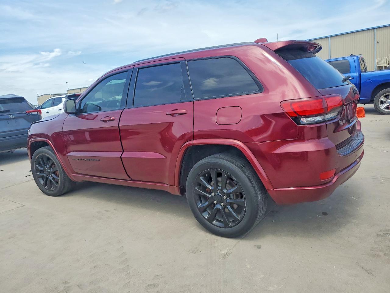 2018 Jeep Grand Cherokee Laredo - Фото 2