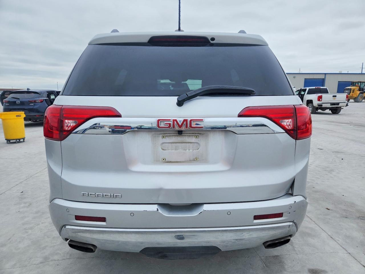2019 GMC Acadia Denali - Фото 6