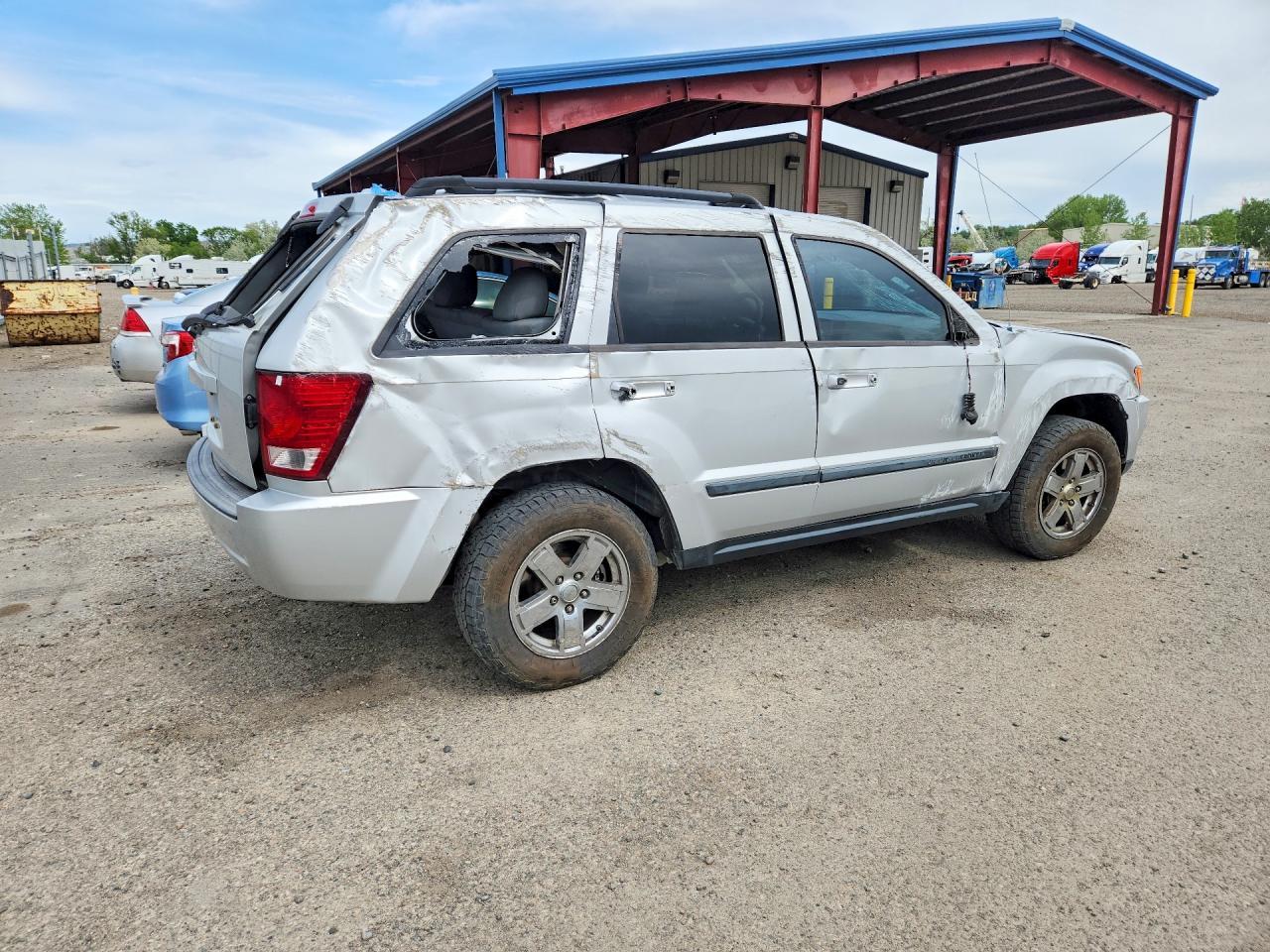 2007 Jeep Grand Cherokee Laredo - Image 3