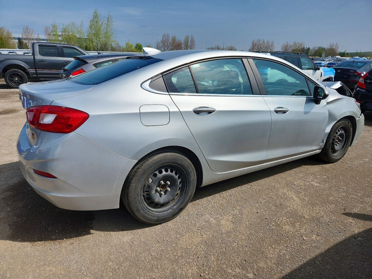 2017 Chevrolet Cruze Lt - Image 3