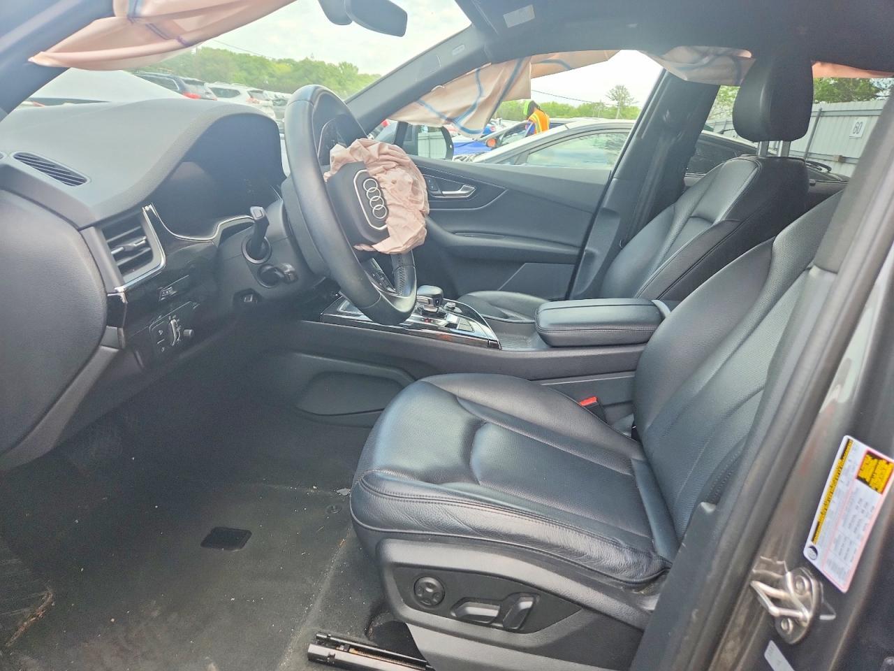 2019 Audi Q7 Premium Plus - Image 7