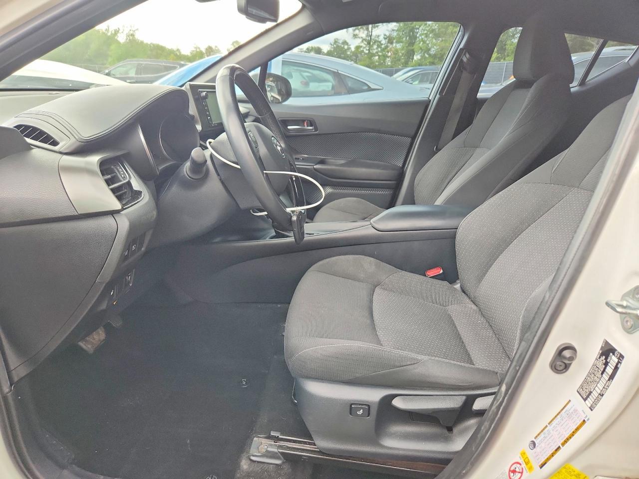 2018 Toyota C-Hr Xle Premium - Фото 7
