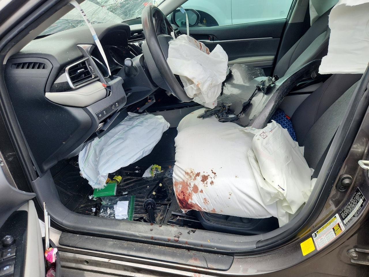2019 Toyota Camry Le - Image 7