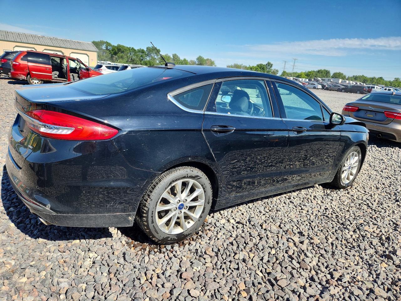 2017 Ford Fusion Se - Фото 3