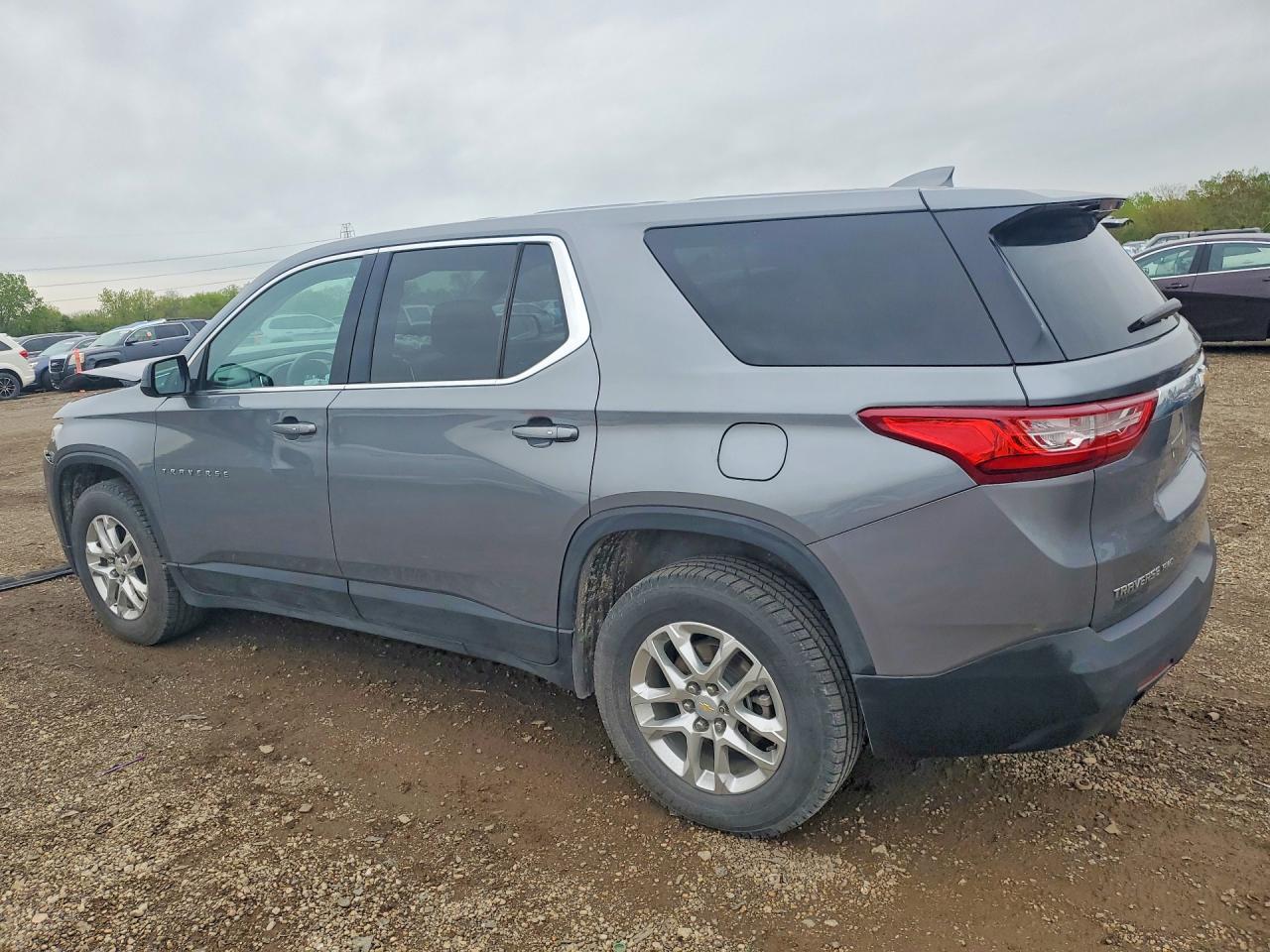 2020 Chevrolet Traverse Ls - Фото 2