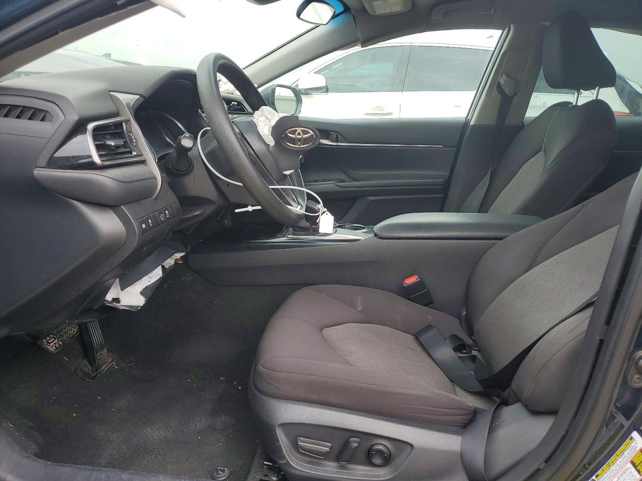 2020 Toyota Camry Le - Image 7