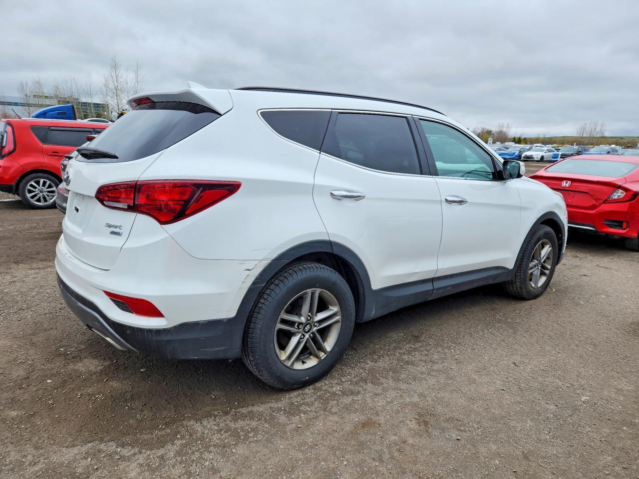 2017 Hyundai Santa Fe Sport 2.4L - Image 3