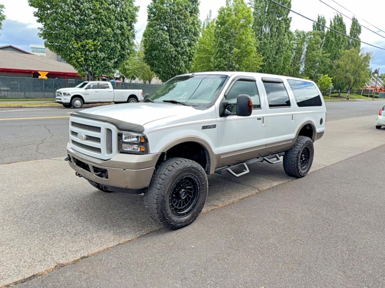 2005 Ford Excursion Eddie Bauer - Image 2