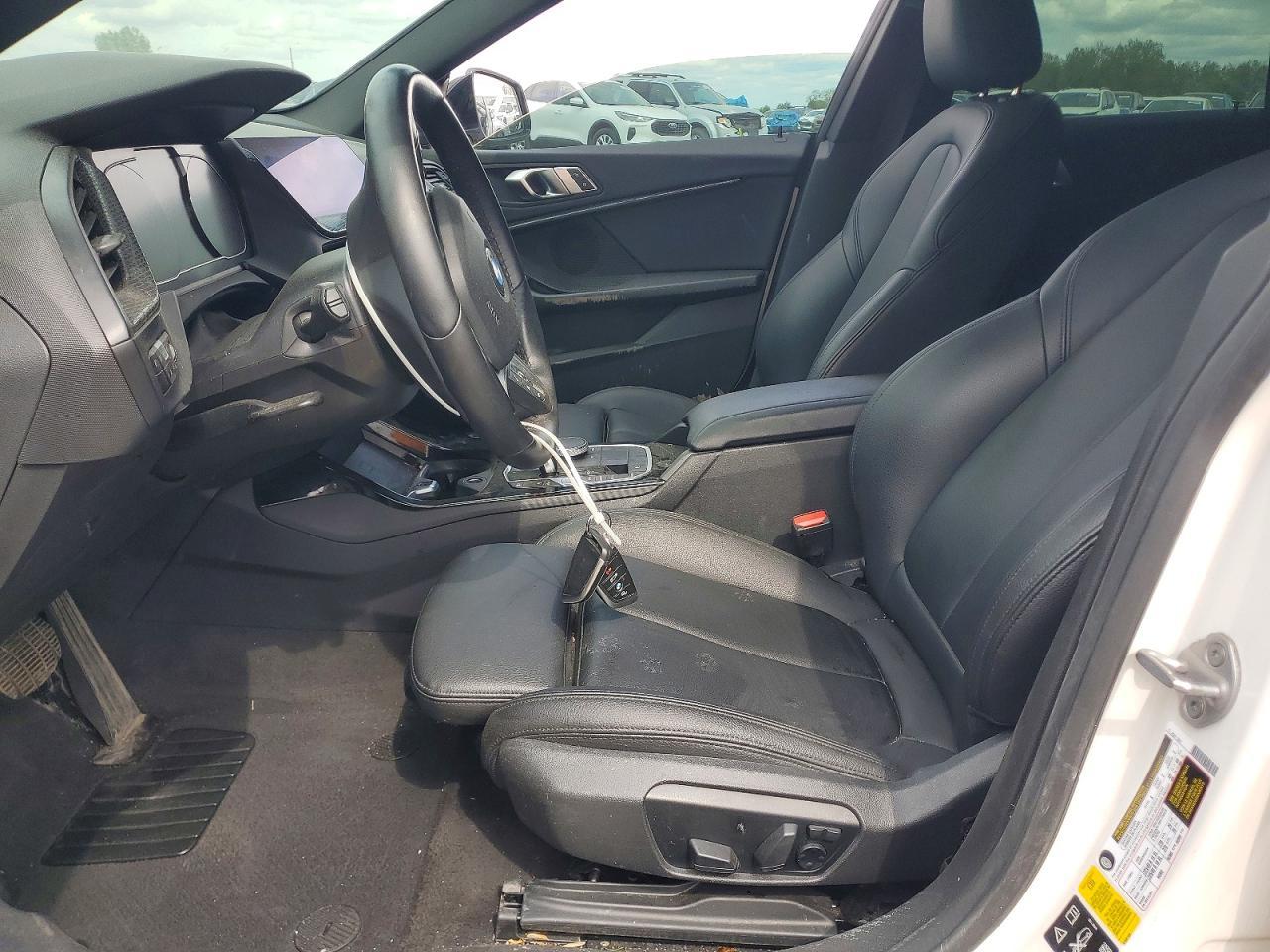2021 BMW 228Xi - Фото 7