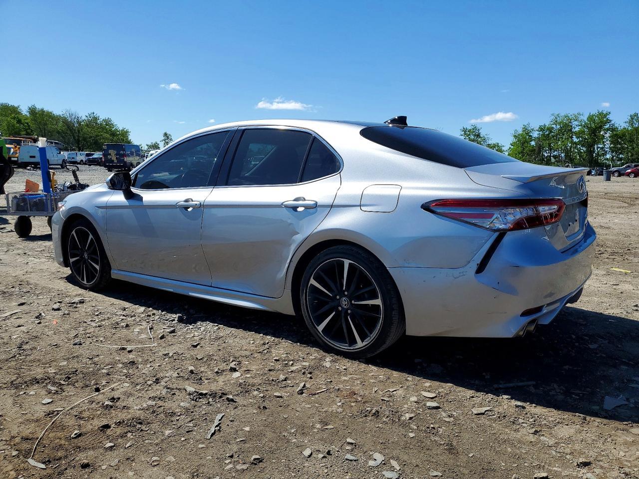2019 Toyota Camry Xse - Фото 2