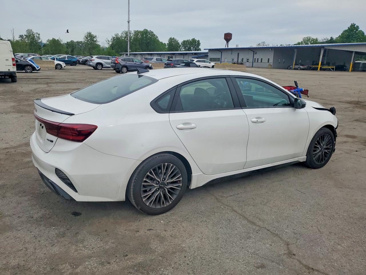 2024 Kia Forte Gt Line - Image 3