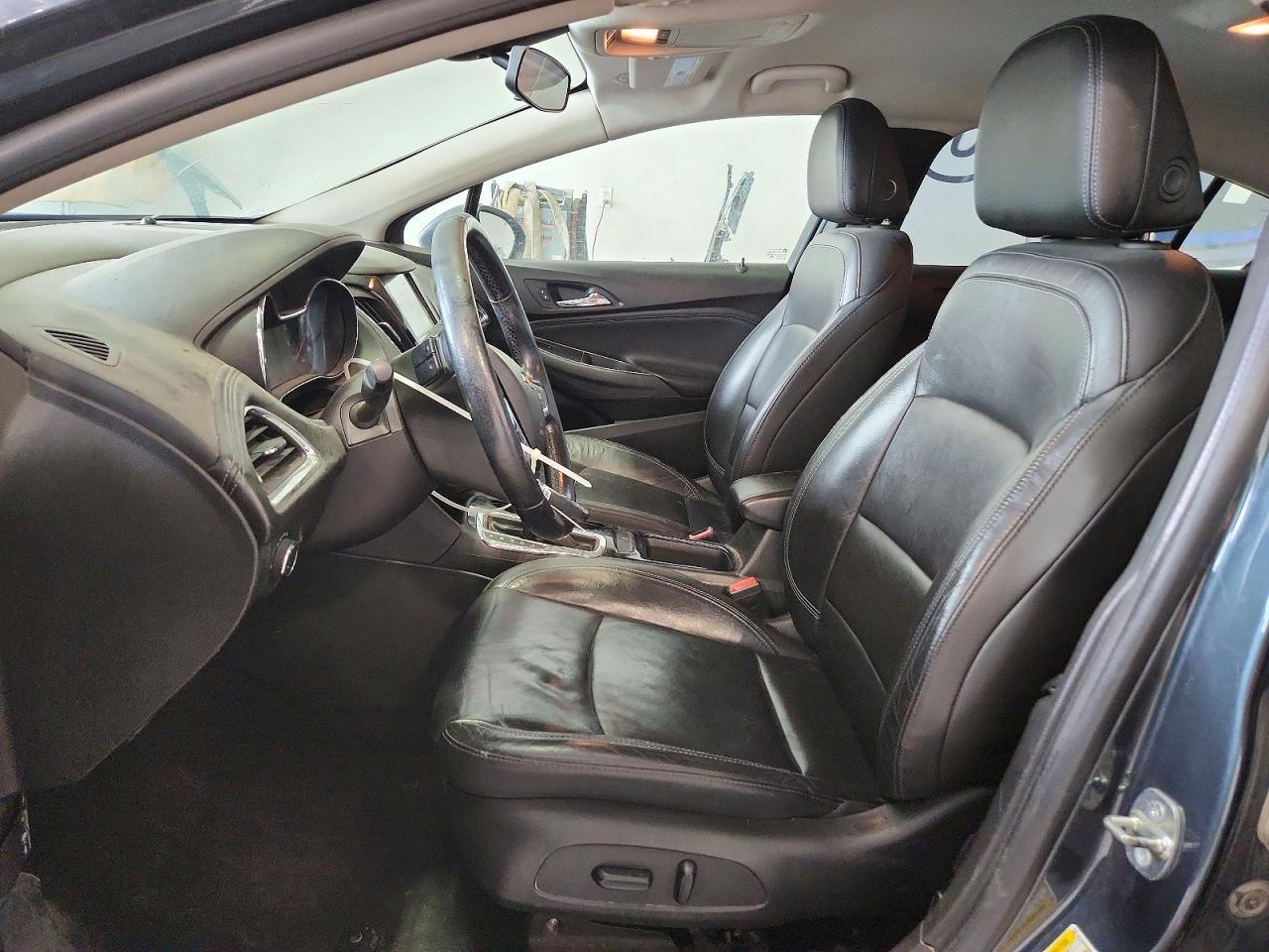 2018 Chevrolet Cruze Premier - Image 7
