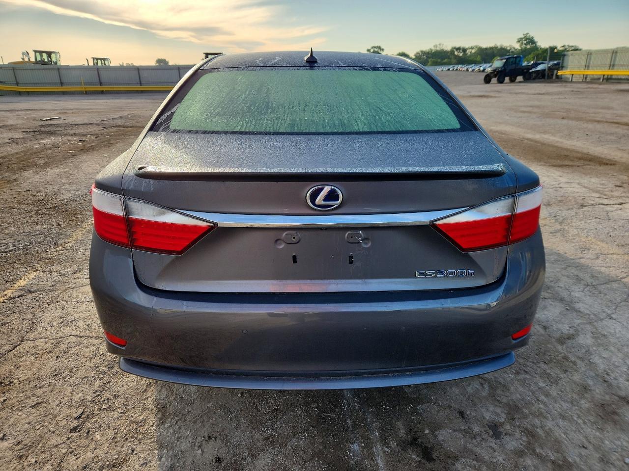 2014 Lexus Es 300H - Image 6