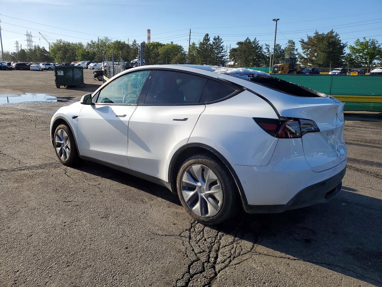 2022 Tesla Model Y - Фото 2