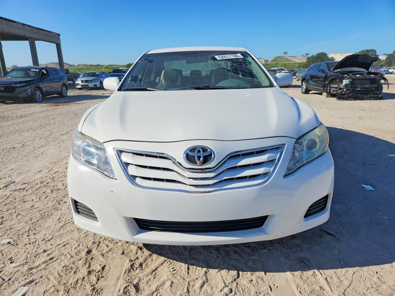 2010 Toyota Camry Le - Фото 5