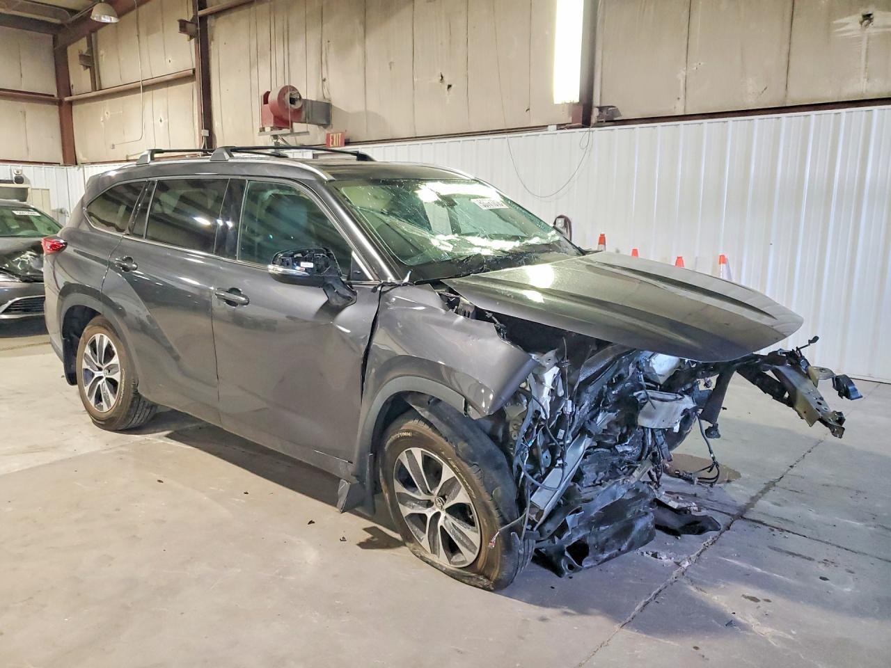 2021 Toyota Highlander Xle - Image 4