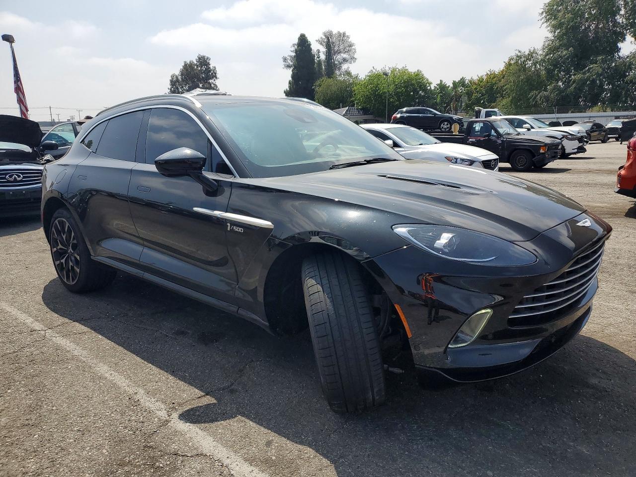 2021 Aston Martin Dbx - Фото 4