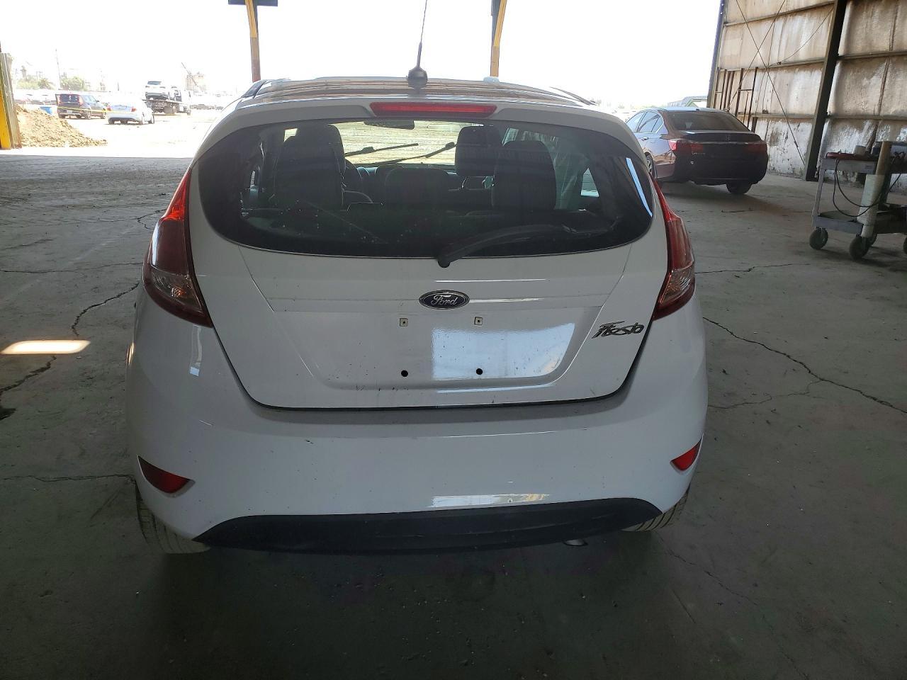 2017 Ford Fiesta S - Фото 6