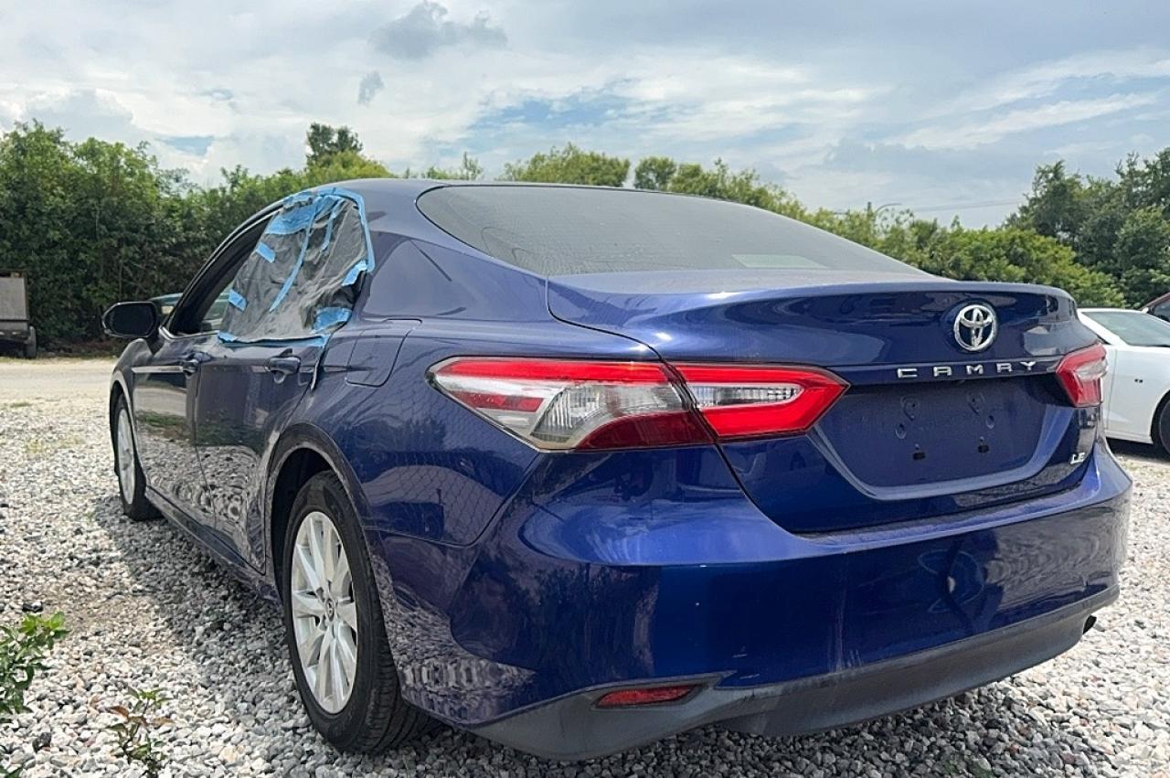 2018 Toyota Camry Le - Image 3