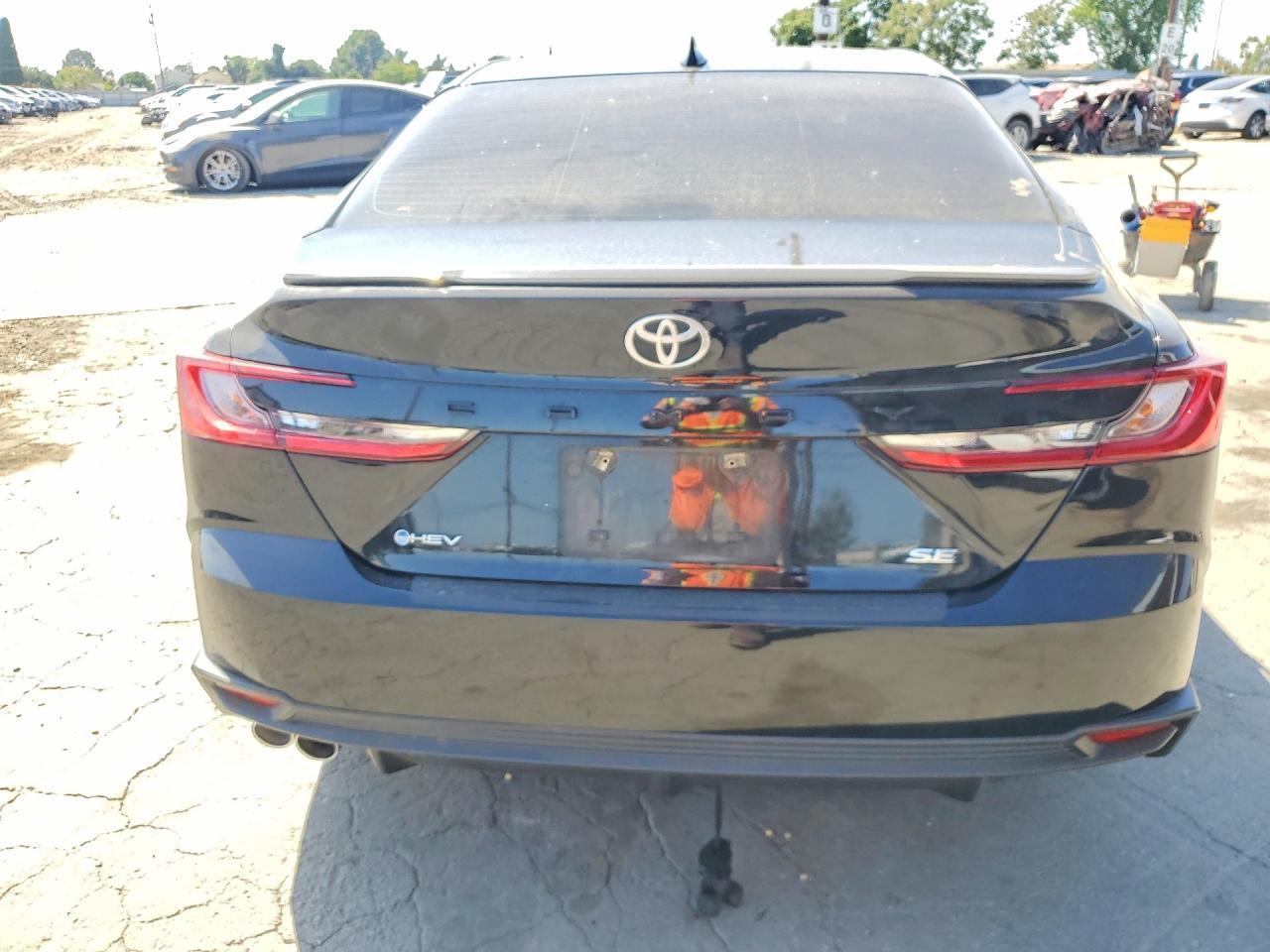 2025 Toyota Camry Se - Image 6