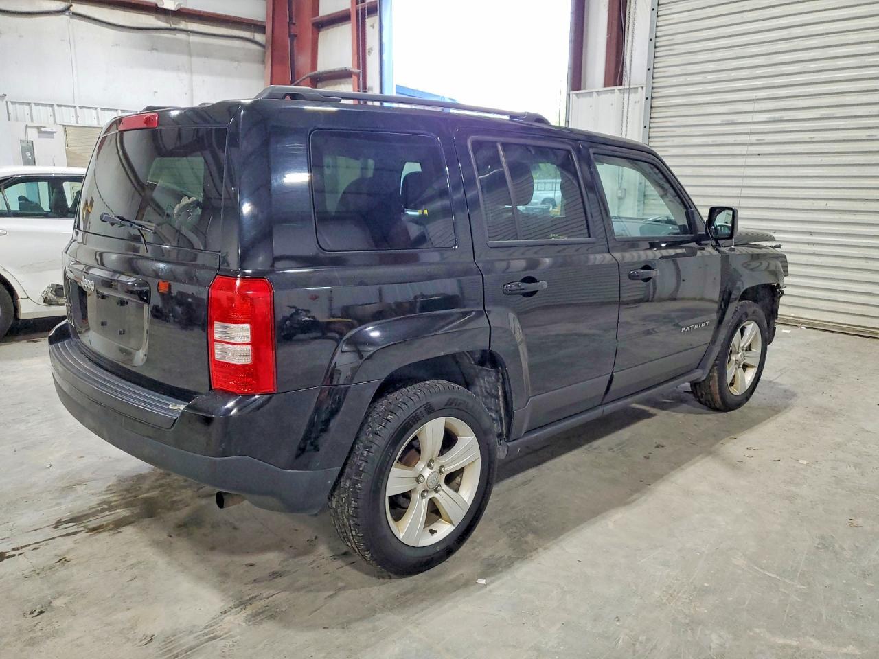 2016 Jeep Sport - Image 3