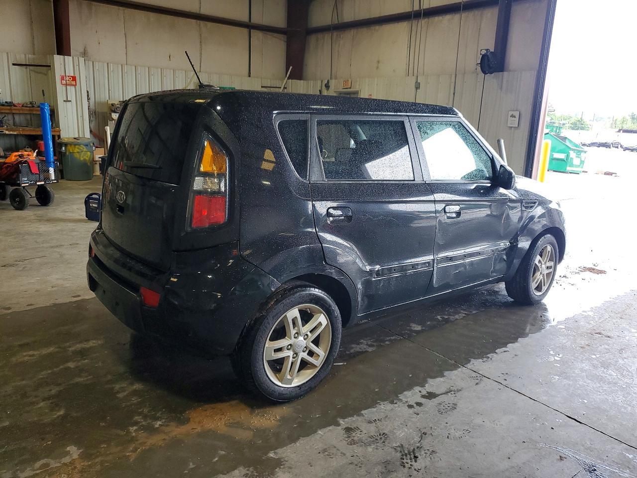 2010 Kia Soul + - Фото 3
