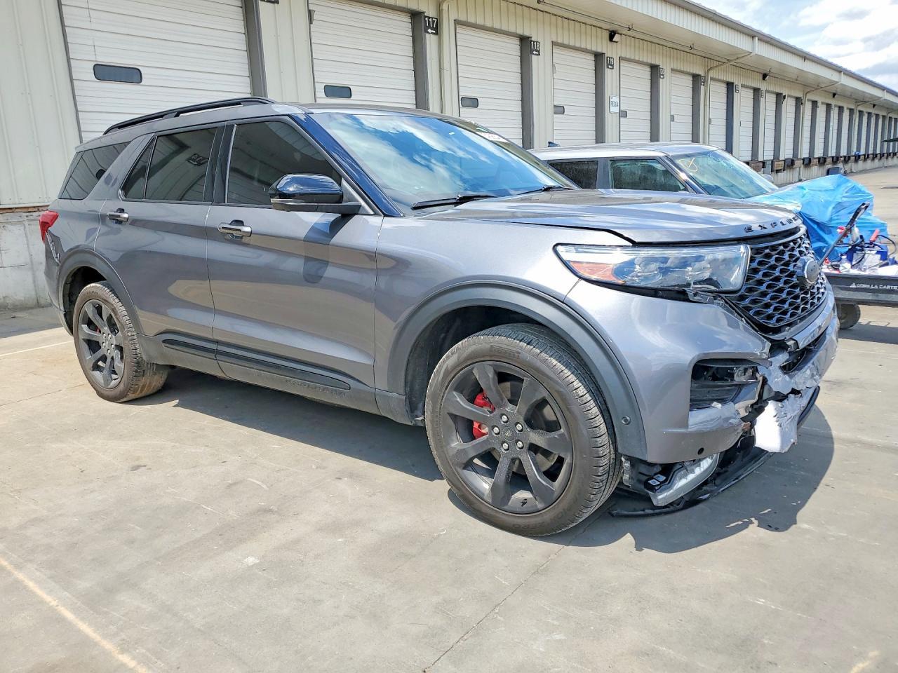 2022 Ford Explorer St - Фото 4