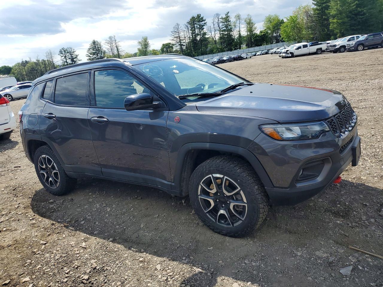 2024 Jeep Compass Trailhawk - Image 4