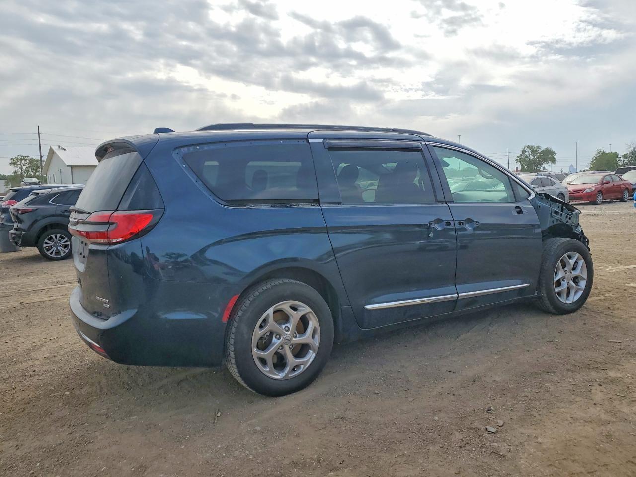 2022 Chrysler Pacifica Limited - Фото 3