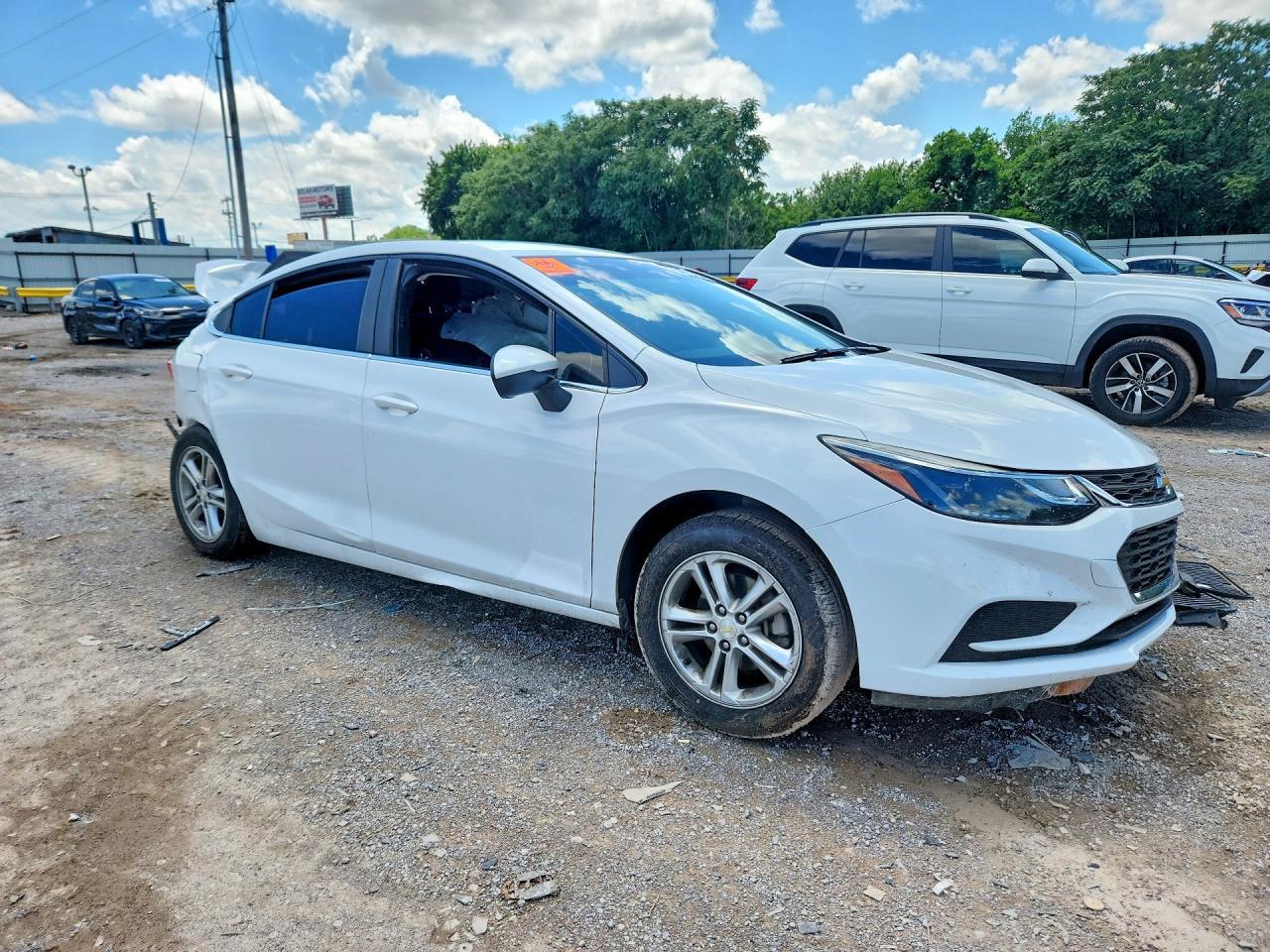 2017 Chevrolet Cruze - Image 4