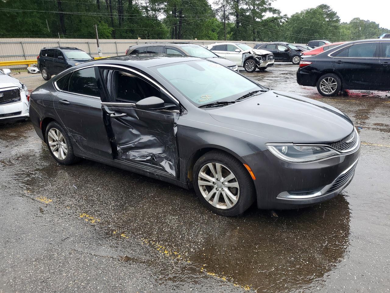 2016 Chrysler 200 Limited - Image 4
