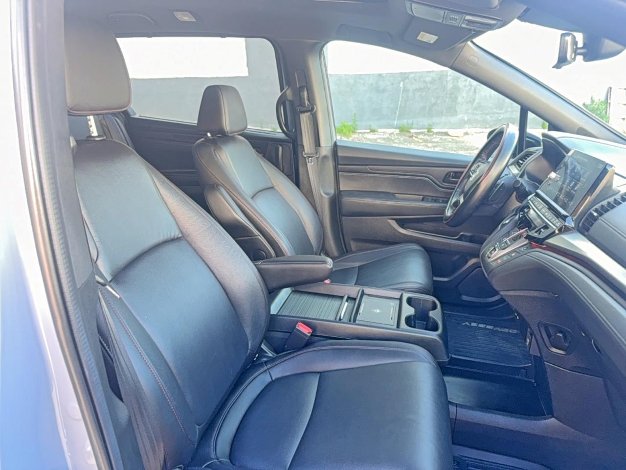 2025 Honda Odyssey Sport-L - Image 5