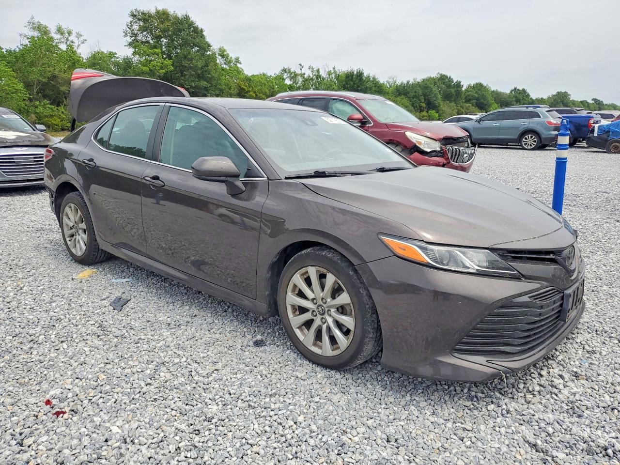 2018 Toyota Camry Le - Image 4
