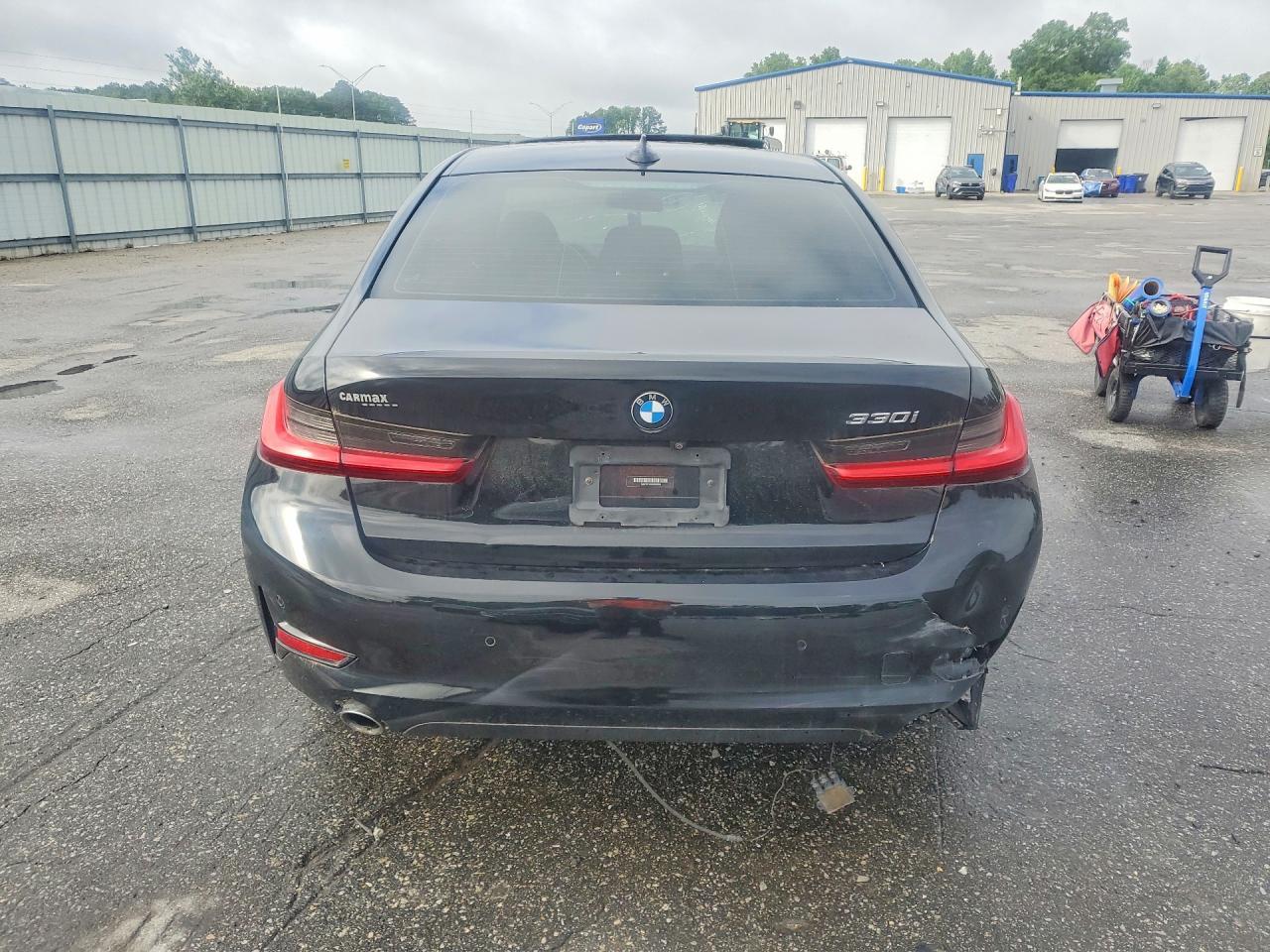 2019 BMW 330I - Фото 6