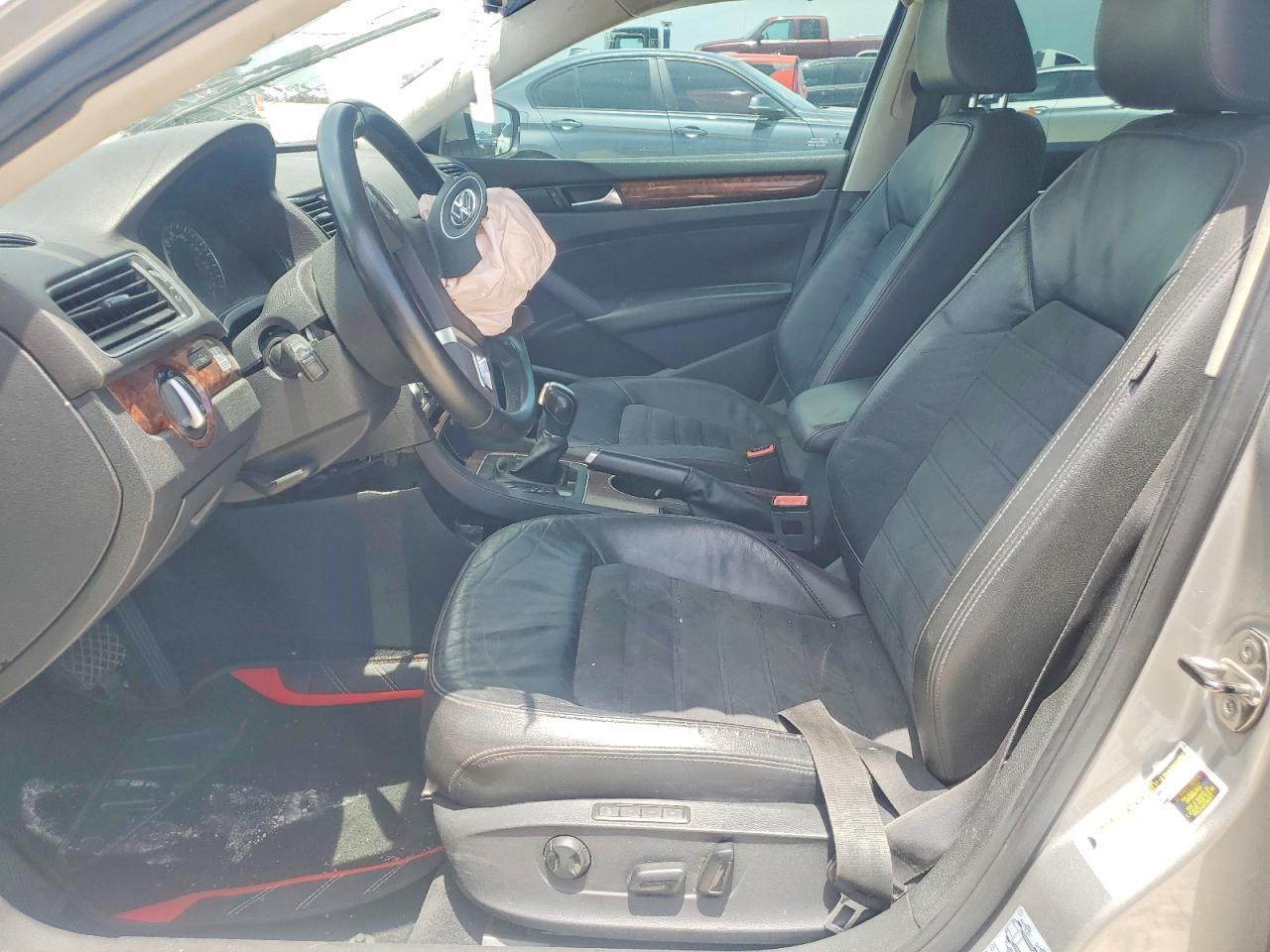 2013 Volkswagen Passat Sel - Image 7