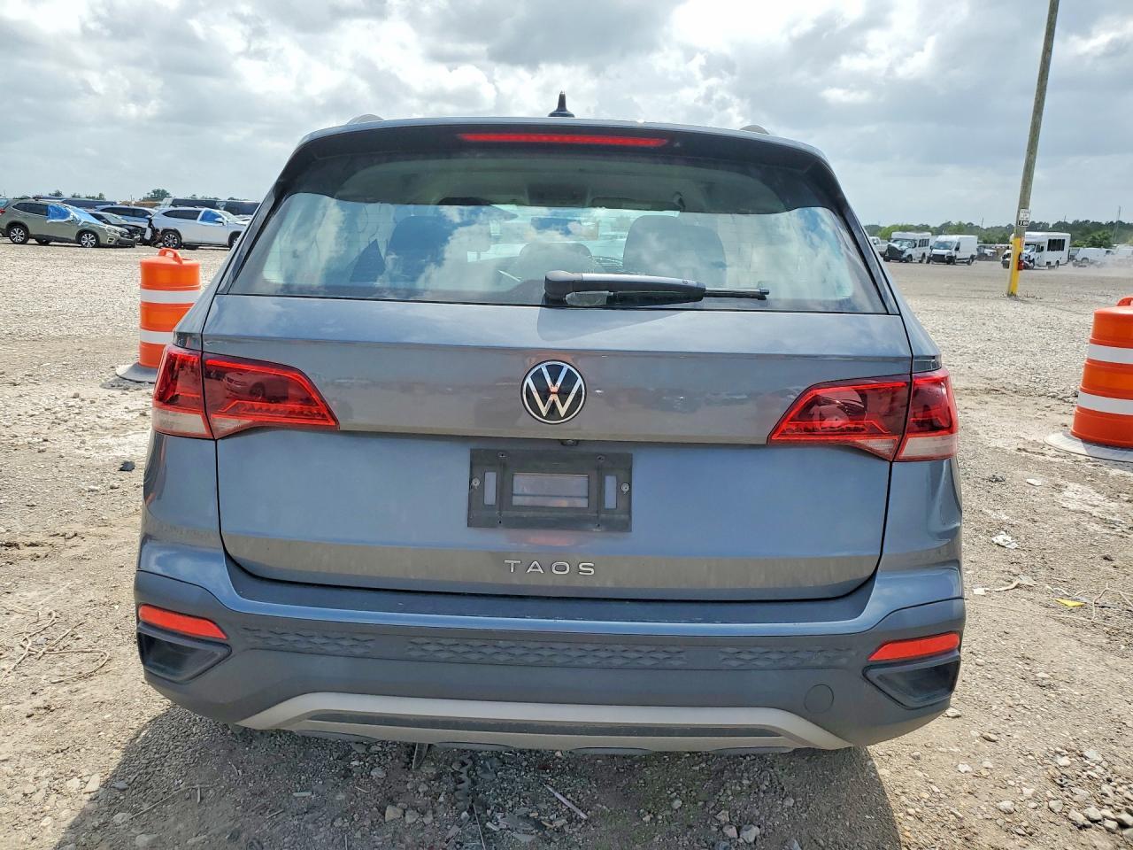 2022 Volkswagen Taos S - Image 6