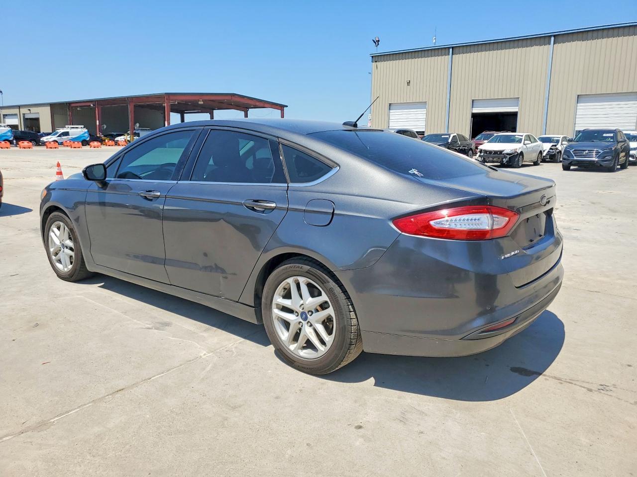 2016 Ford Fusion Se - Фото 2