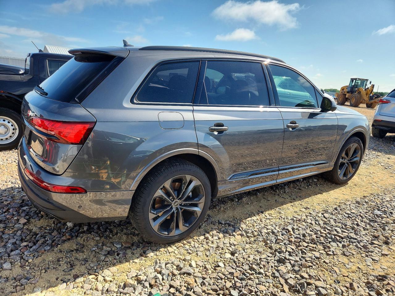 2025 Audi Q7 Premium Plus - Image 3