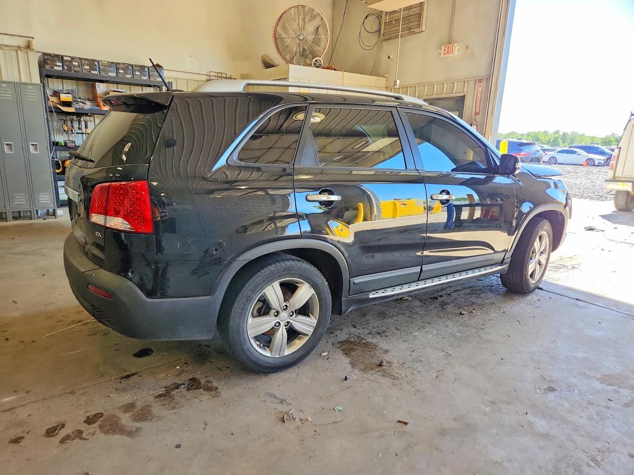 2013 Kia Sorento Ex - Image 3