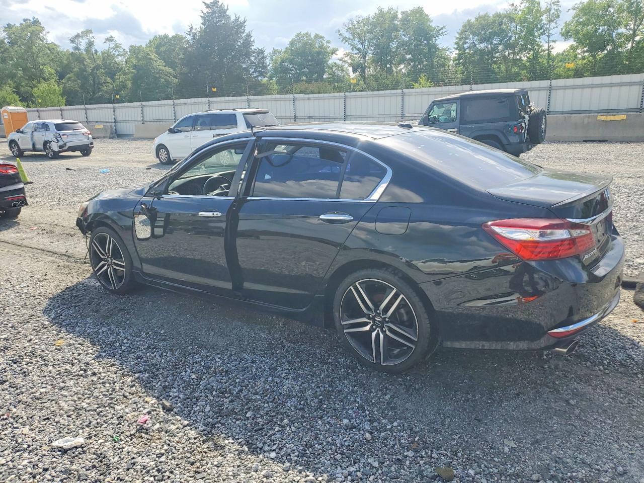2016 Honda Accord Touring - Image 2